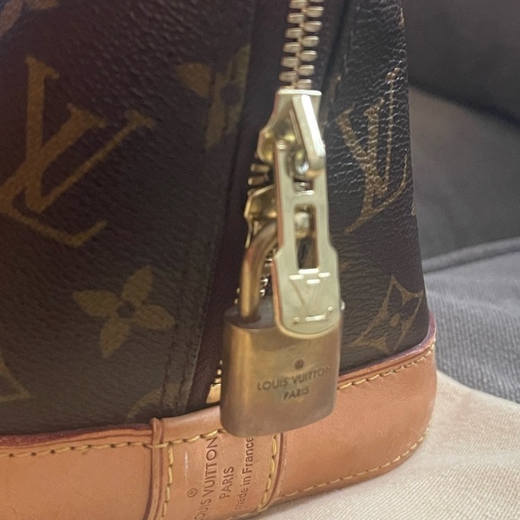 Classic!!!Like new Alma PM Louie Vuitton Bag. - Picture 2 of 8